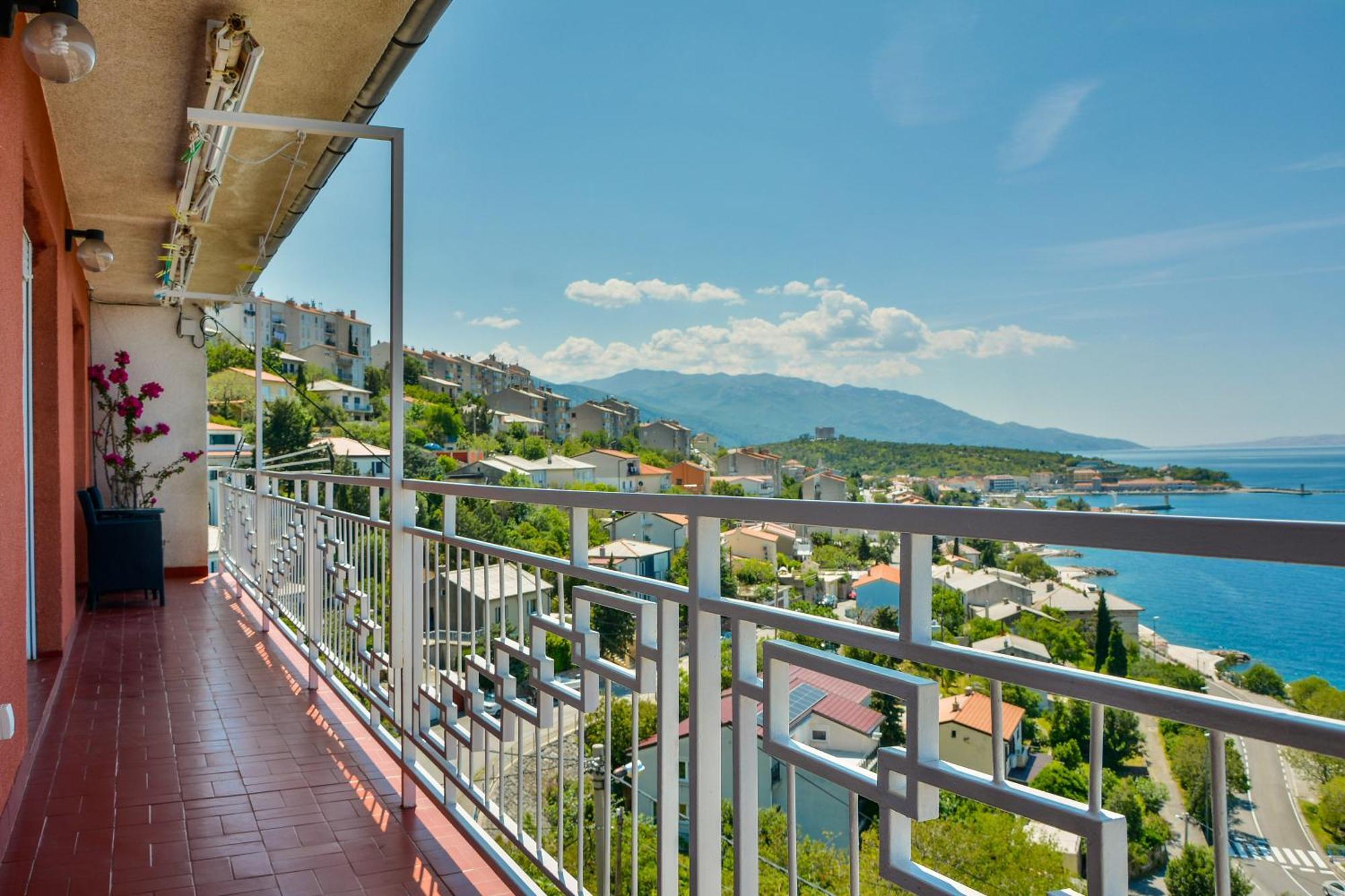 Apartment Luca Сен Екстериор снимка