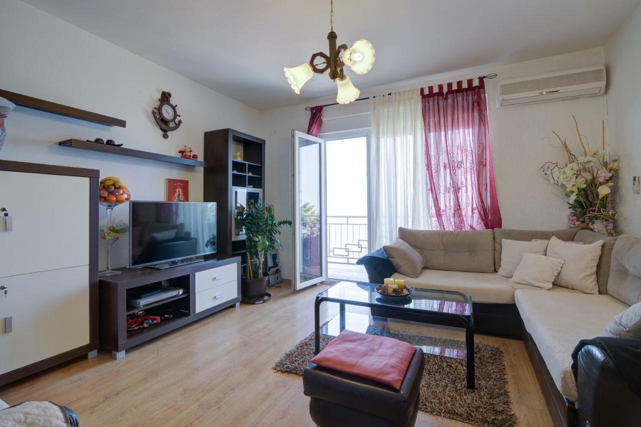 Apartment Luca Сен Екстериор снимка