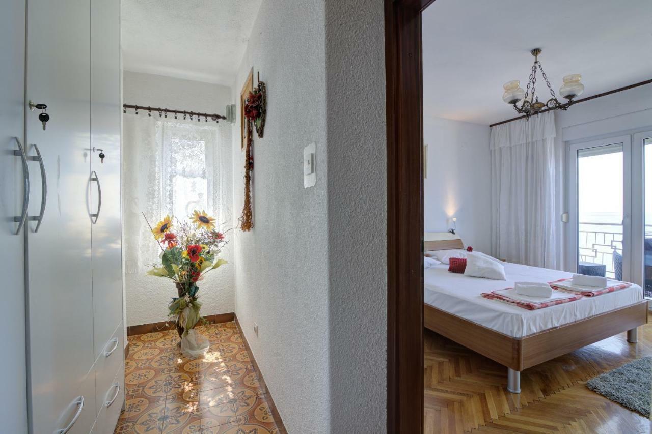 Apartment Luca Сен Екстериор снимка