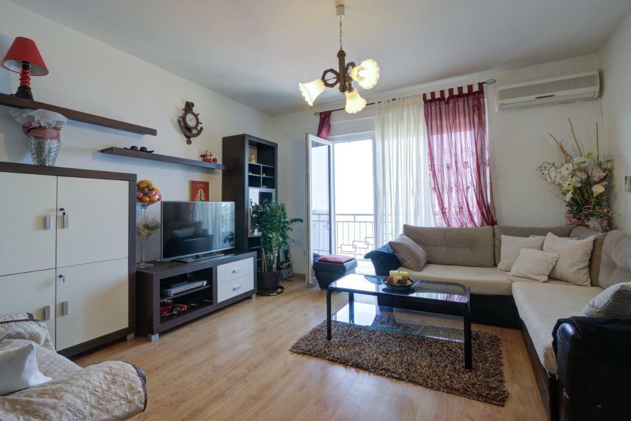 Apartment Luca Сен Екстериор снимка