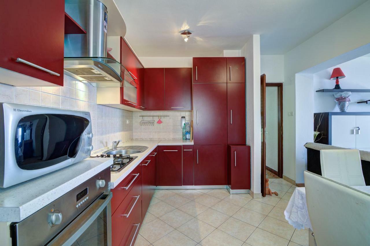 Apartment Luca Сен Екстериор снимка